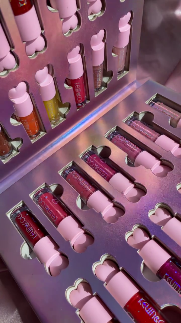 Deluxe Kawaii Lip Gloss and Matte Liquid Lipstick Set with Heart-Shaped Caps, Multi-Shade Collection Featuring Bold Reds, Soft Pinks, Shimmers, and Glossy Finishes in a Holographic Gift Box - Image 2