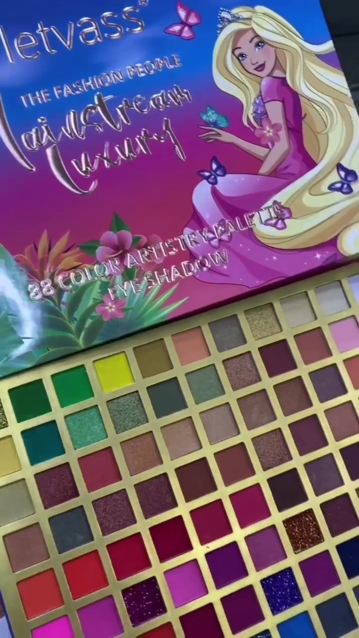 Elegant Compact Cosmetic Palette with Foundation, Compact & Primer for Natural, Party & Bridal Looks – Gift Edition Box, Best Choice for Every Occasion