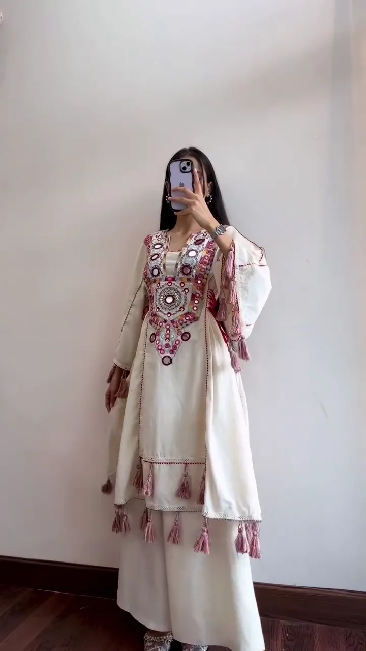 Handwoven Blue Cotton Saree with Red Border and Traditional Patterns - Image 2