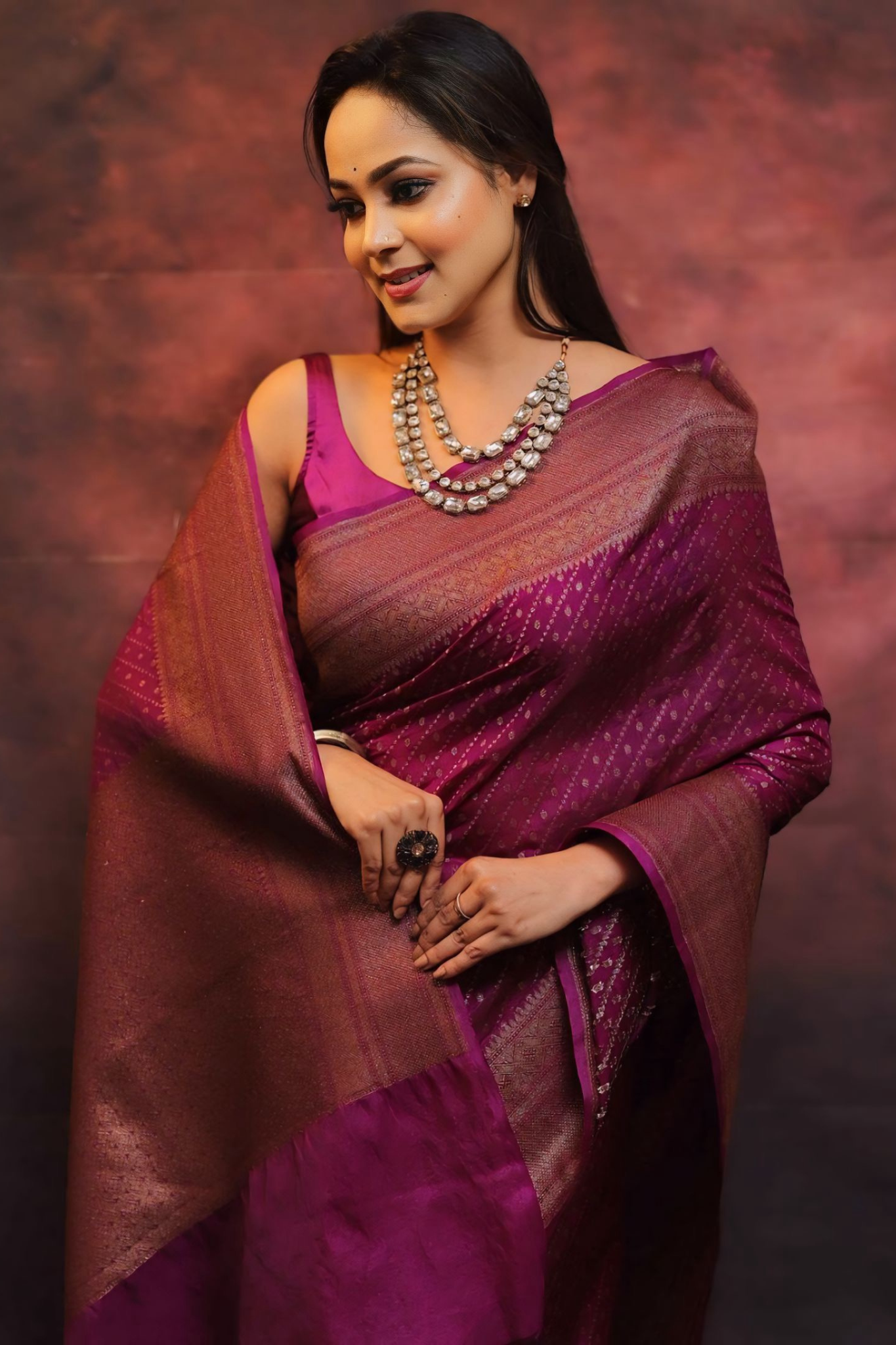 WOMEN CHIC AND COMFORTABLE LINED SAREE FOR EVERY OCCASION - Image 3