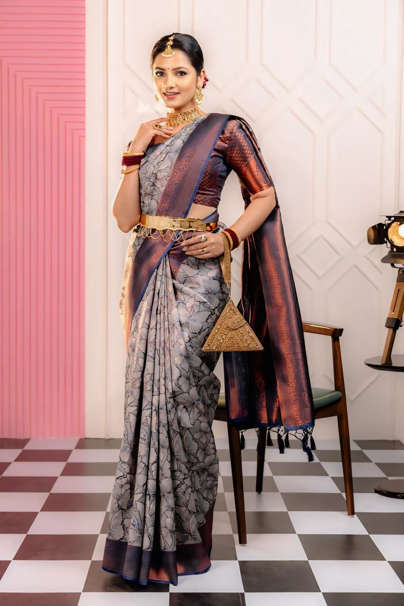 THE SAREE SHOWCASES A DELICATE INTERPLAY OF COLORS AND PATTERNS - Image 4