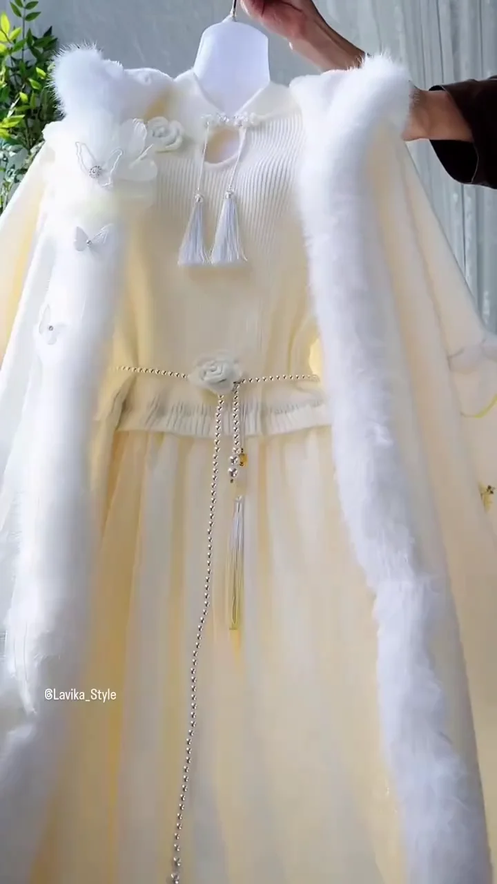 Elegant Ivory Hanfu-Inspired Winter Cloak and Dress Set with Luxurious Faux Fur Trim, Delicate Butterfly Appliqués, and Tassel Accents - Image 2