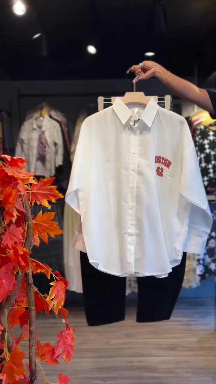 Women’s White Oversize Shirt with Jeans Set – Trendy Relaxed-Fit Casual Outfit for Daily Wear, Travel, and Modern Street Style