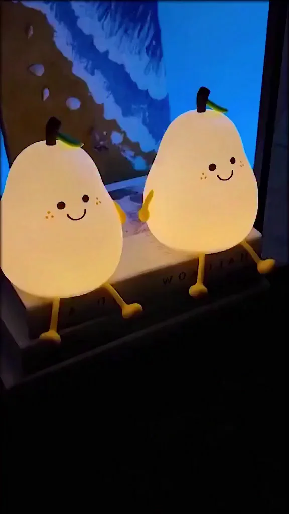 Kawaii Squishy Pear LED Night Light – Dimmable Silicone Nursery Lamp with Touch Sensor & USB Rechargeable Battery